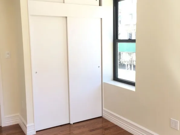 35 Eastern Parkway image 6 of 11