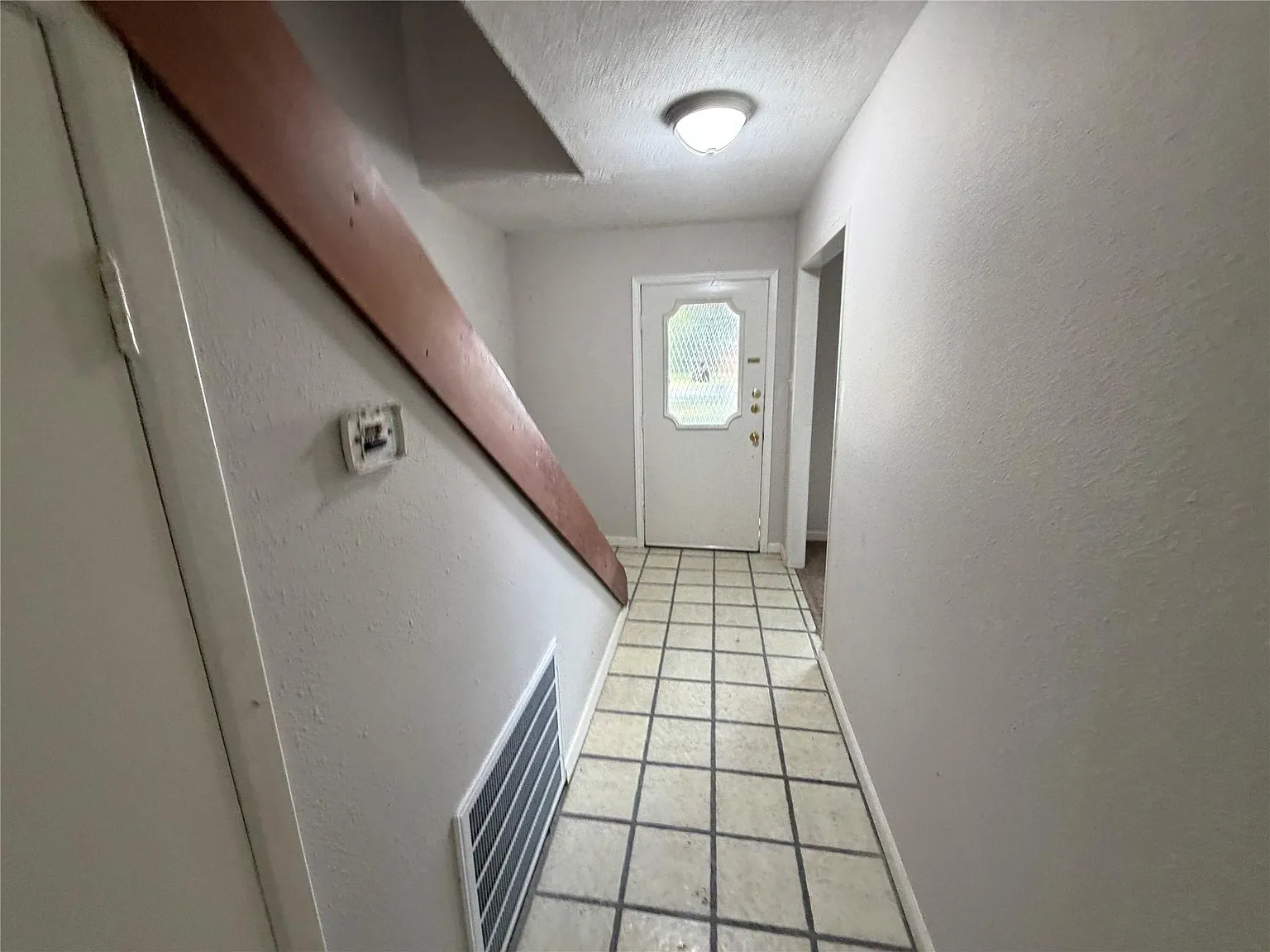 3 bed, 2.5 bath, 2364 sqft, $2,495 — Photo 3