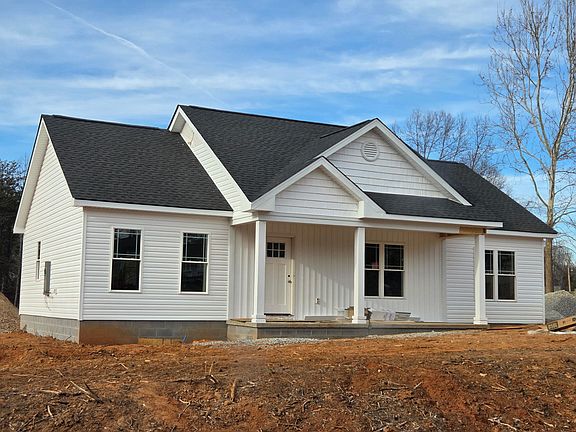 2nd image of 100 Heritage Ln