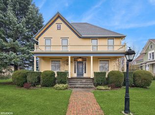 10815 N Woodstock St, Huntley, IL 60142
