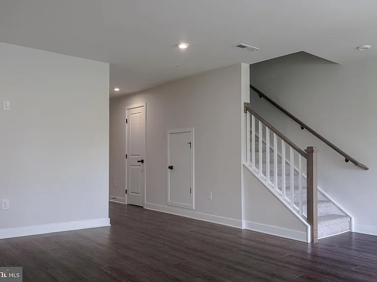 6 Foxwood Dr — Photo 7