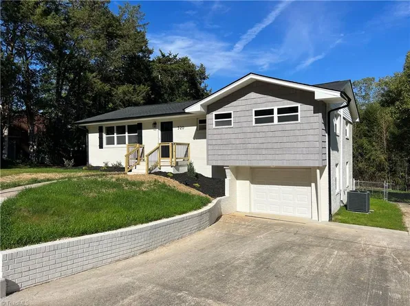 320 Tarheel Dr, Archdale, NC 27263