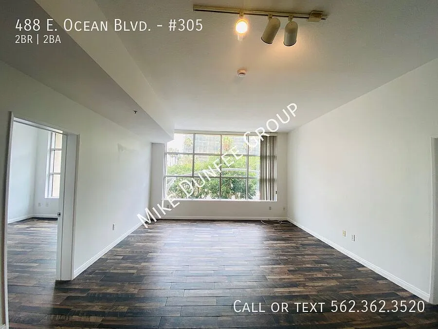 Spacious Two Bedroom Condo in Downtown Long Beach — Photo 4