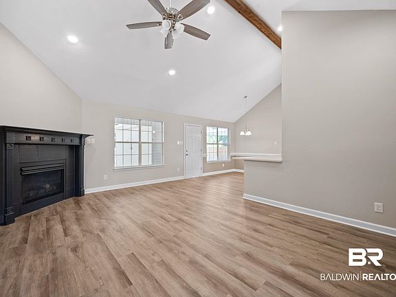 5th image of 108 Oakwood Ave