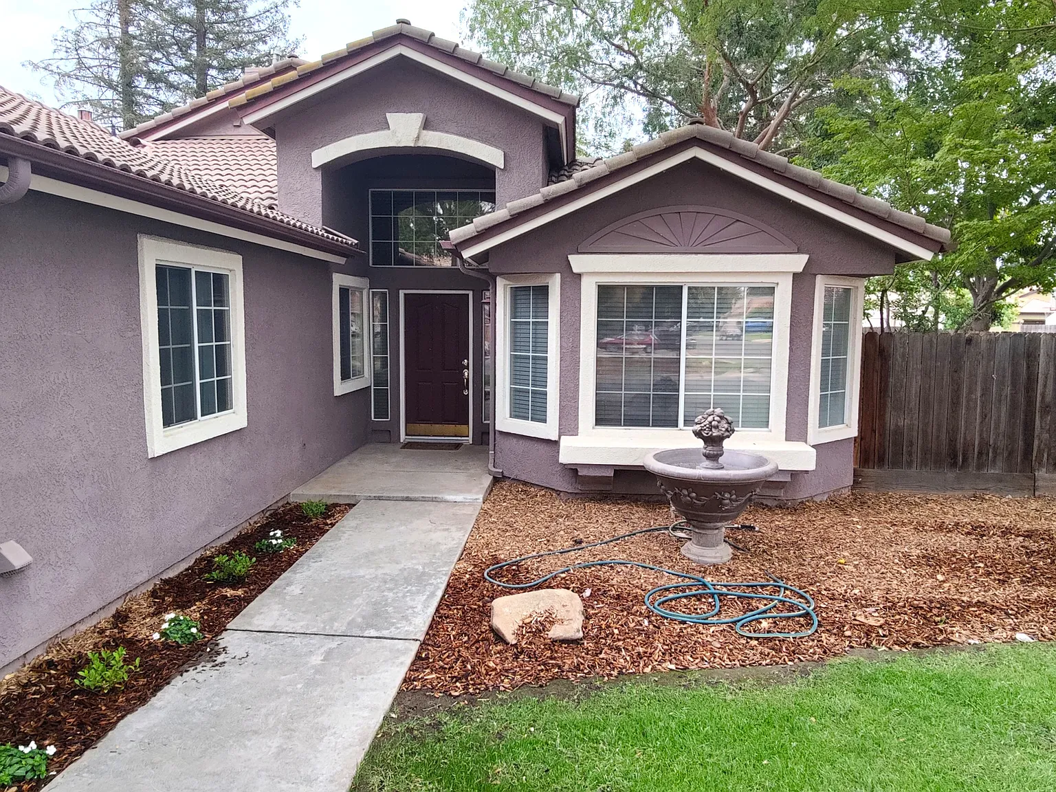 3 bed, 1841 sqft, $2,495 — Photo 2