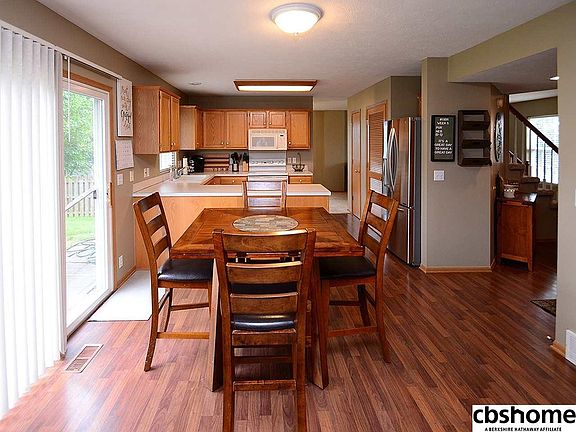 2nd image of 301 Sea Pines Dr