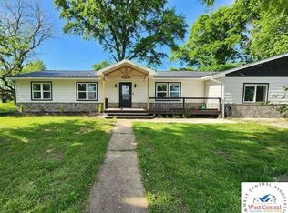 207 W Walnut St, Green Ridge, MO 65332