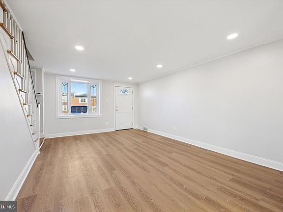 5th image of 274 N Oak Ave