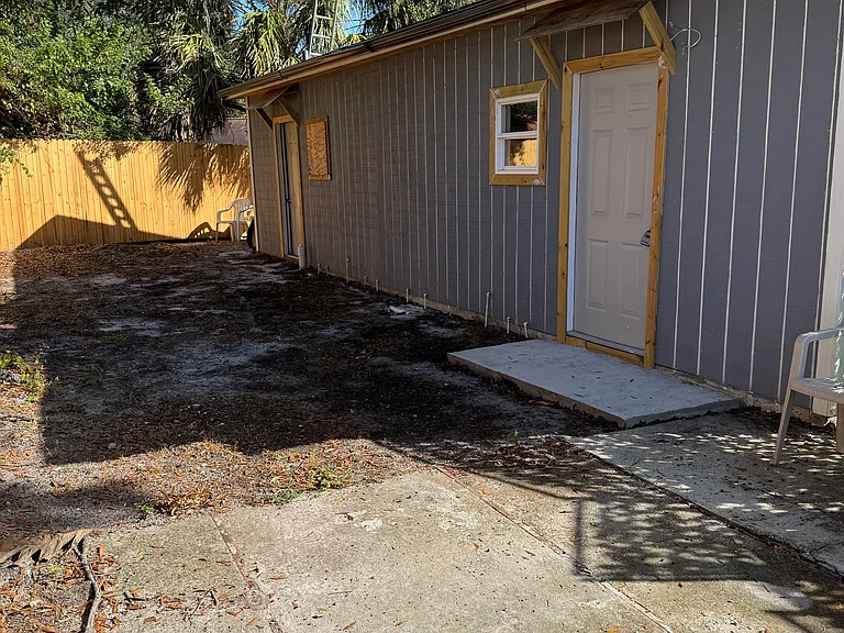 Meadowbreeze Dr — Photo 14