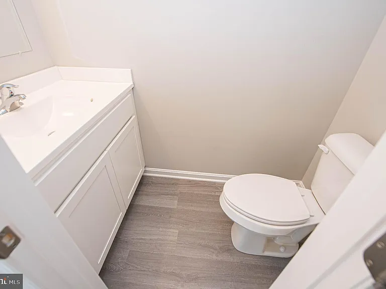 242 Morgans Ct — Photo 26
