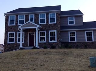 304 Braddock Dr, Etters, PA 17319