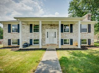 4004 Homestead Dr, Kingsport, TN 37663