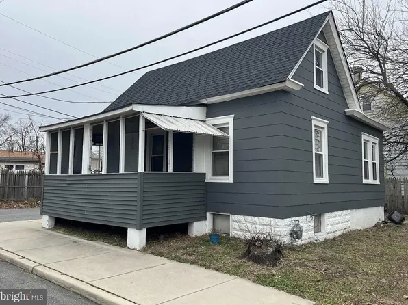 1003 Hoffman Ave, Paulsboro, NJ 08066