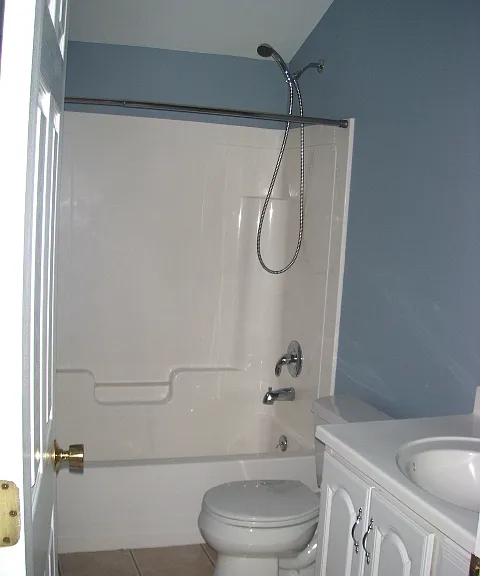 202 N Woodlawn St — Photo 5