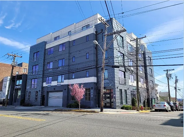 420 Anderson Ave #203 — Photo 7