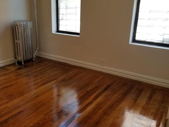 4th image of 4350 Furman Ave