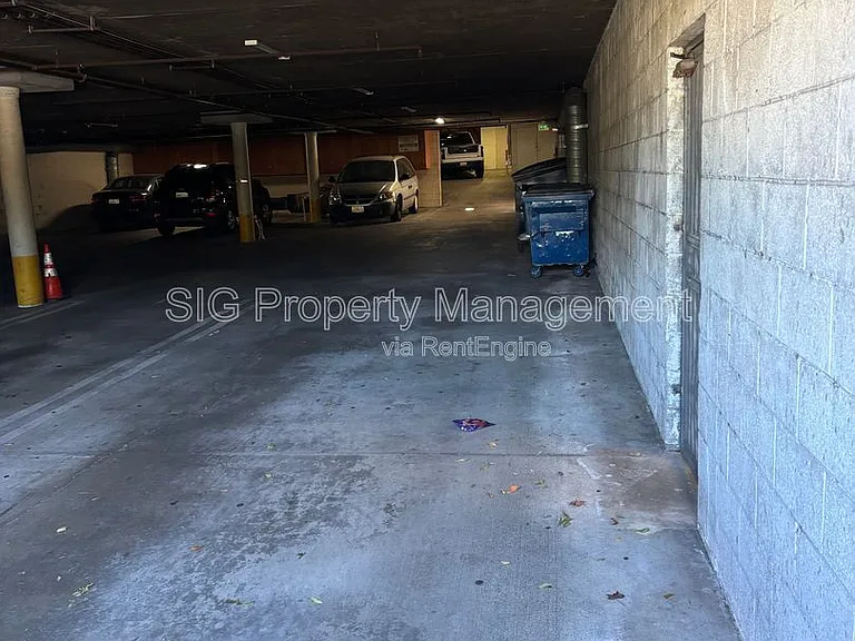 10208 Pinewood Ave #5 — Photo 11