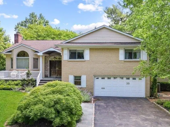 35 Midwood Cross, East Hills, NY 11576