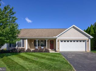 27 Coolidge Dr, Ephrata, PA 17522