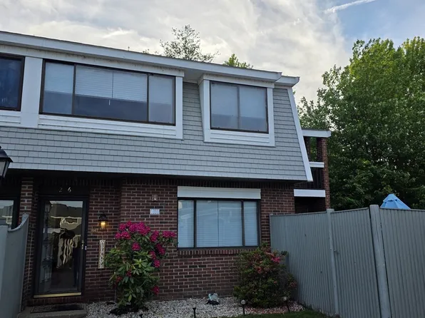 206 Greenbrook Dr, Stoughton, MA 02072