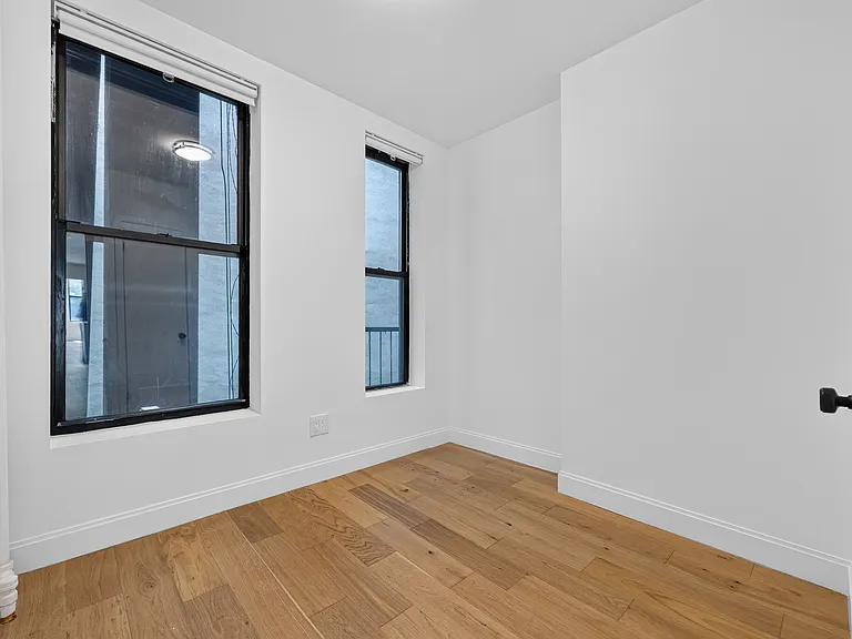 347 E 5th St #1A — Photo 10