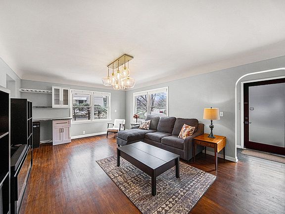 4th image of 825 Hewett Dr