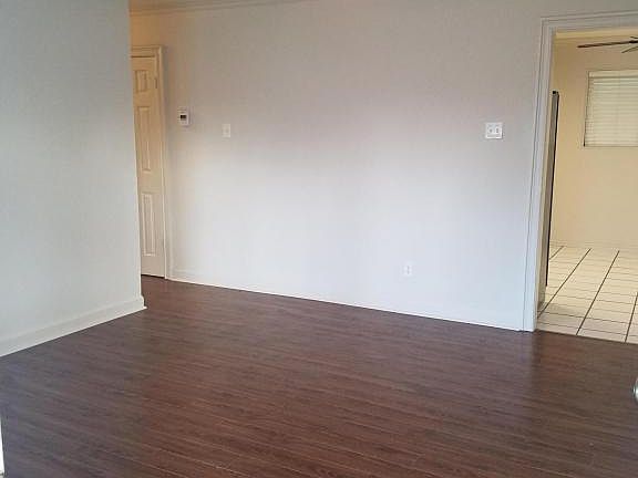 3rd image of 104 Sorority Dr