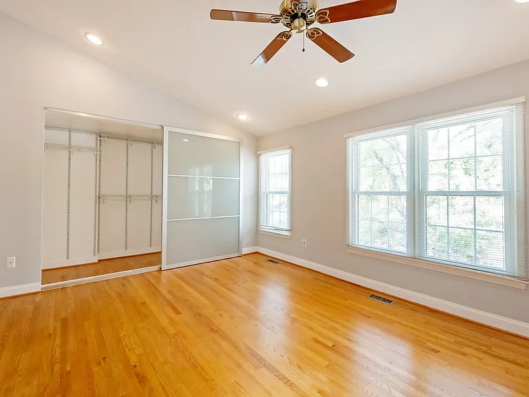 215 Lynn Manor Dr — Photo 33