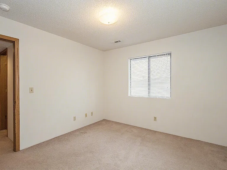 2419 J St #4 — Photo 19