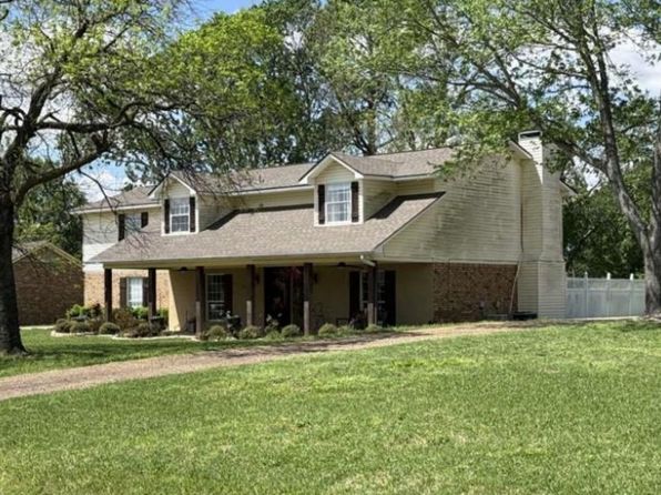 112 Sherwood Dr, Benton, LA 71006