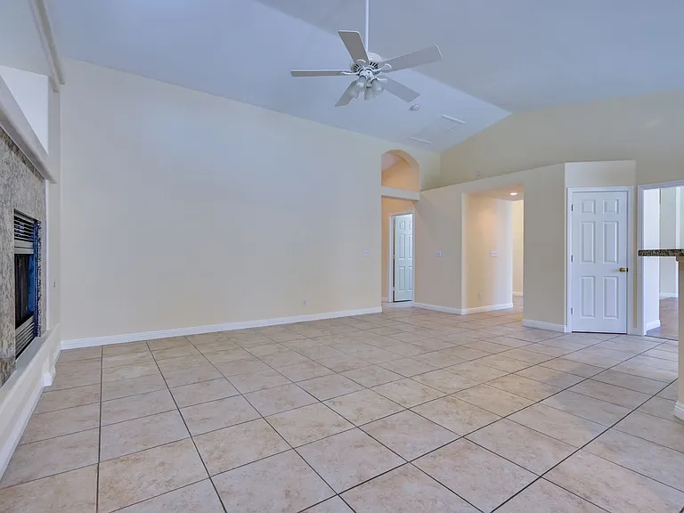 968 E Robindale Rd — Photo 22