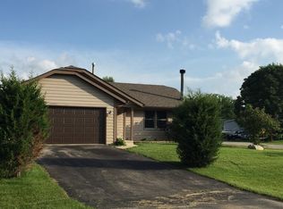 310 Constitution Dr SW, Poplar Grove, IL 61065