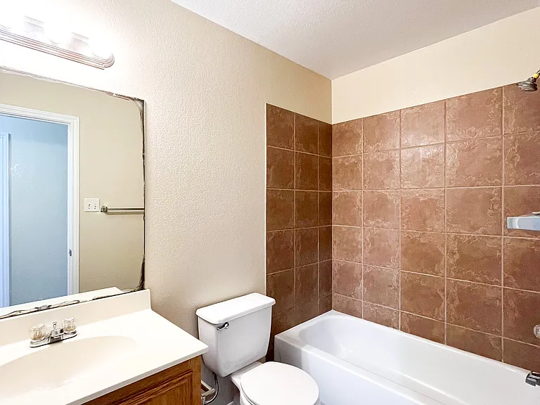 1303 Nicholas Cir #B — Photo 18