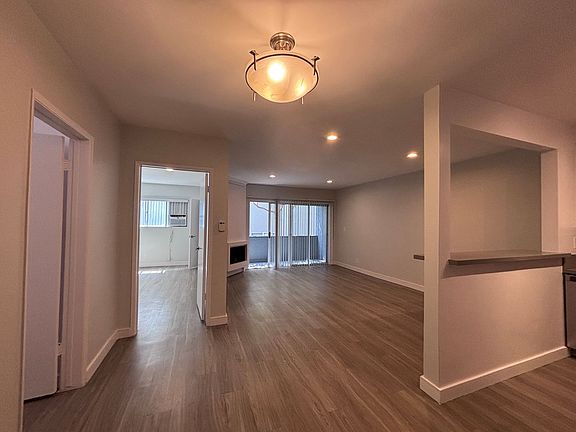 5th image of 204 Washington Ave APT 102