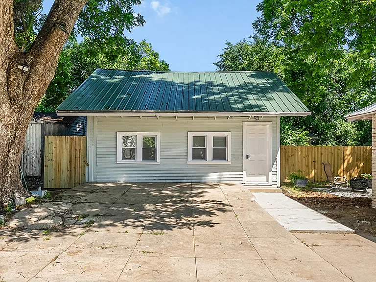 2820 Beacon Ave #B — Photo 9