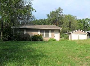 6129 NW Rochester Rd, Topeka, KS 66617