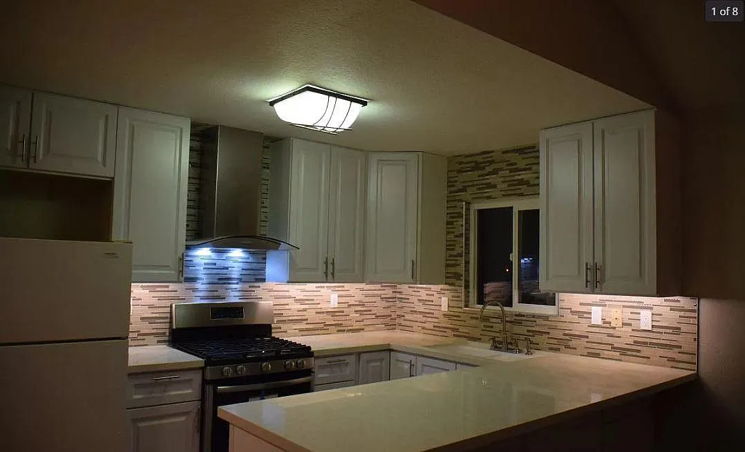 2 bed, 900 sqft, $2,395 — Photo 3