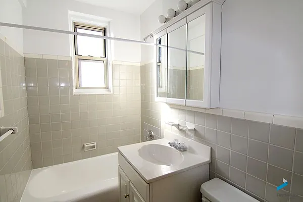 Sold by FirstService Realty (legacy) | media 7