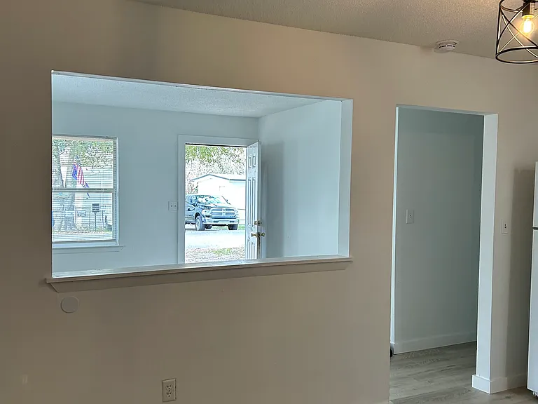 1005 Pinetree Rd — Photo 12