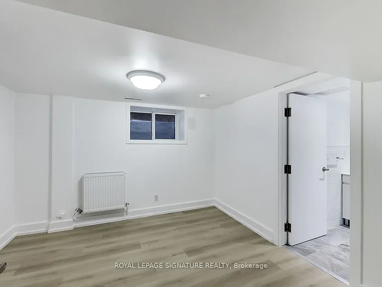 896 Bathurst St #BASEMENT — Photo 8