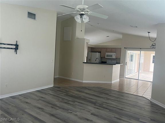 4th image of 2207 SE 10th Ln