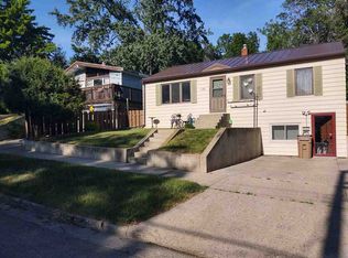 1126 8th St NW, Minot, ND 58703