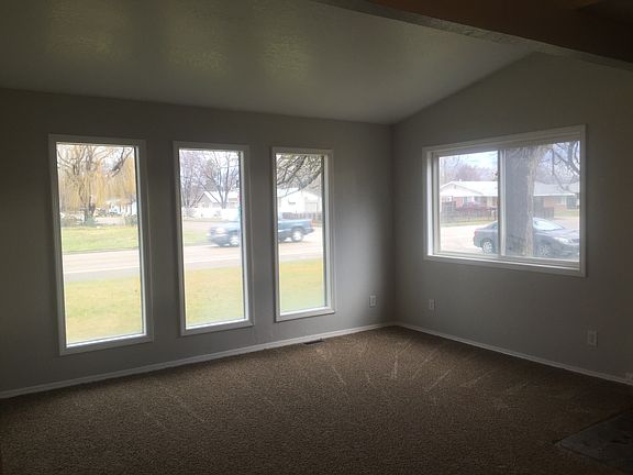 5th image of 1223 E Oak St