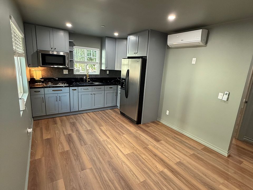 1st image of 937 Cypress Ave