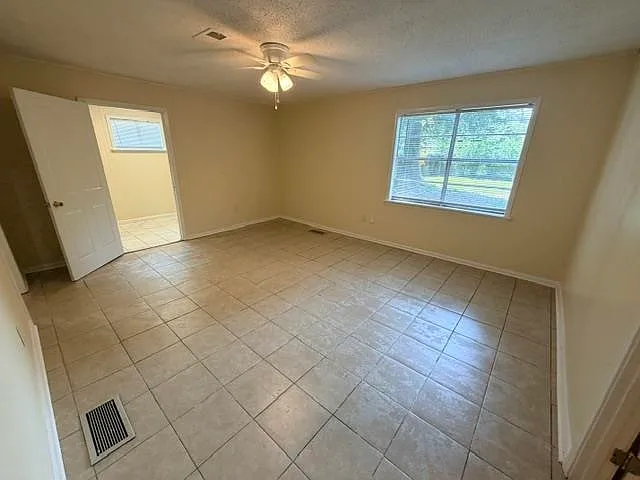 1723 Russwood Rd — Photo 9