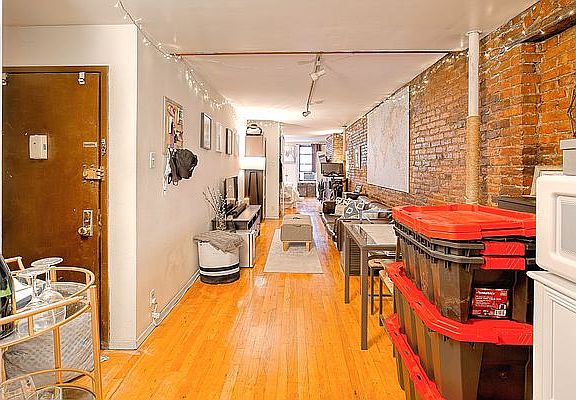 5th image of 423 E 9th St #5