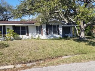 1901 Shores Ln, Rockport, TX 78382