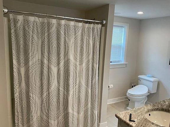 5th image of 6239 Glyndon Ln