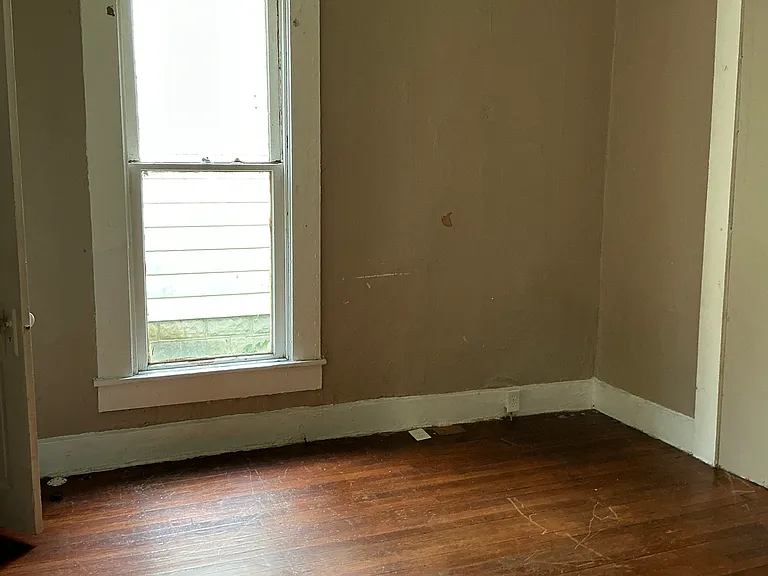 612 W Adams St #1 — Photo 2