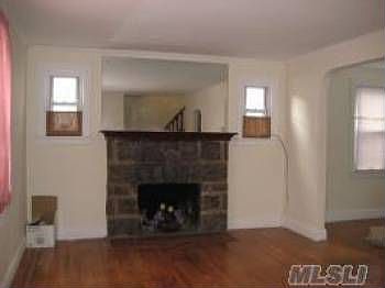 5th image of 54 Bayside Ave